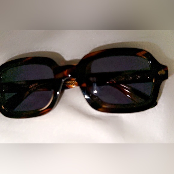 Gucci glasses - Picture 3 of 3